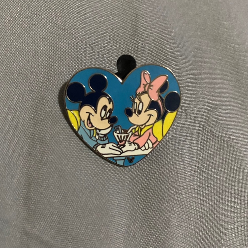 disney mickey & Minnie enamel pin set - Picture 2 of 5